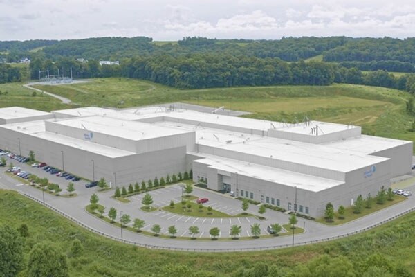 JADEC is the largest and most advanced test lab of its kind in the world, spanning more than 7 acres and housing more than 20 labs designed to simulate diverse build loads, applications, and climates. The JADEC facility designs and tests some of the most important equipment enabling the exponential growth of AI, like energy efficient chillers, air handling units and heat pumps.